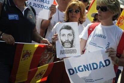 Protesta de la AVT contra los 'beneficios a ETA" del pasado día 8.