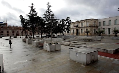 Vista de la Plaza de España de San Fernando de Henares, que acumula una deuda de 94 millones de euros.