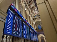 Paneles de la Bolsa de Madrid.