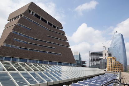 Paneles solares en el tejado de la Tate Modern de Londres, el pasado 13 de julio.