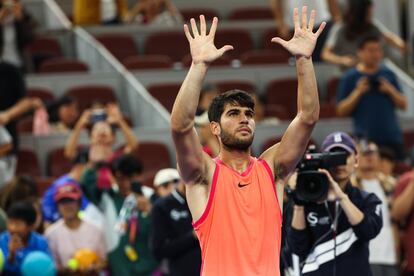 Carlos Alcaraz, el domingo tras derrotar a Griekspoor en los octavos de final del Masters 1000 de Pekín.