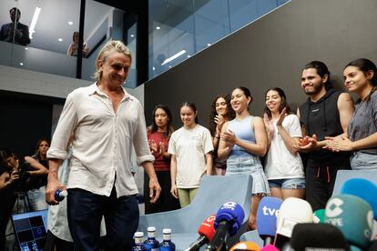 Nacho Cano llega a la rueda de prensa.