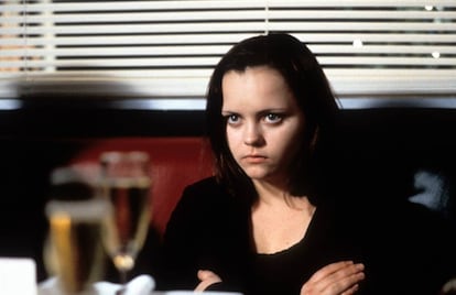Christina Ricci en 'Pecker' (1998), una película sobre la muerte de la ironía estrenada en su pico de fama como epítome de la adolescente oscura.