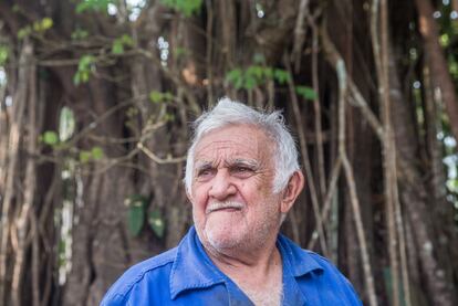 O senhor Mauro Carneiro de Lima, que mora na beira do rio Acre.