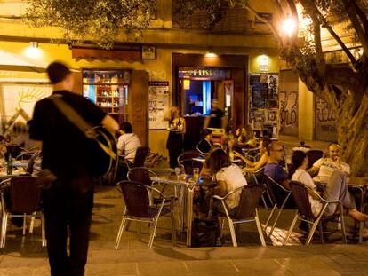 Terraza del caf&eacute; Lisboa, en la plaza Doctor Collado de Valencia.