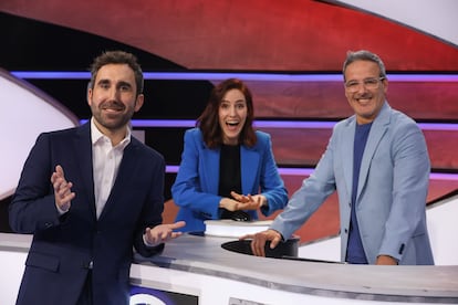 Aitor Albizua, Elena Herraiz y David Calle, presentador y expertos de 'Cifras y letras'.