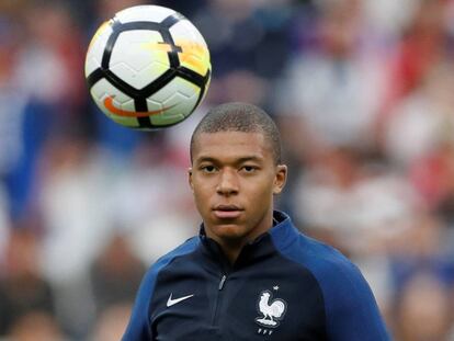 Mbapp&eacute;, durante un partido con Francia.