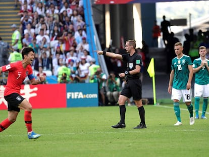 Son celebra el primer gol de Corea ante Alemania.