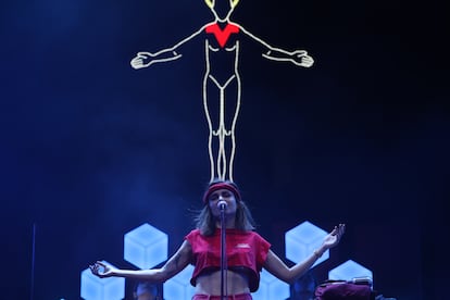 Zahara en un momento de su concierto en la plaza de toros de Toledo.