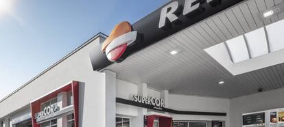 Imagen de una estaci&oacute;n de servicio de Repsol