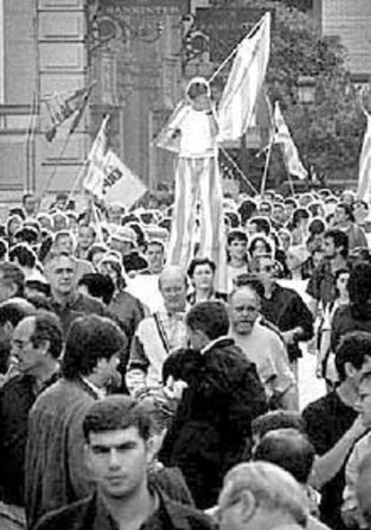 Un aspecto de la manifestación de ayer en las calles de Valencia.