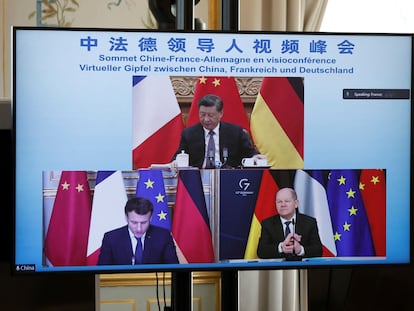 Xi Jinping, Emmanuel Macron y Olaf Scholz, durante una cumbre virtual el pasado 8 de marzo.