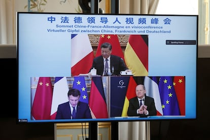Xi Jinping, Emmanuel Macron y Olaf Scholz, durante una cumbre virtual el pasado 8 de marzo.