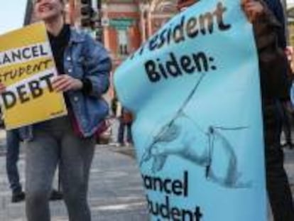 Manifestación por la anulación de la deuda estudiantil, ante la Casa Blanca, en Washington DC en abril.