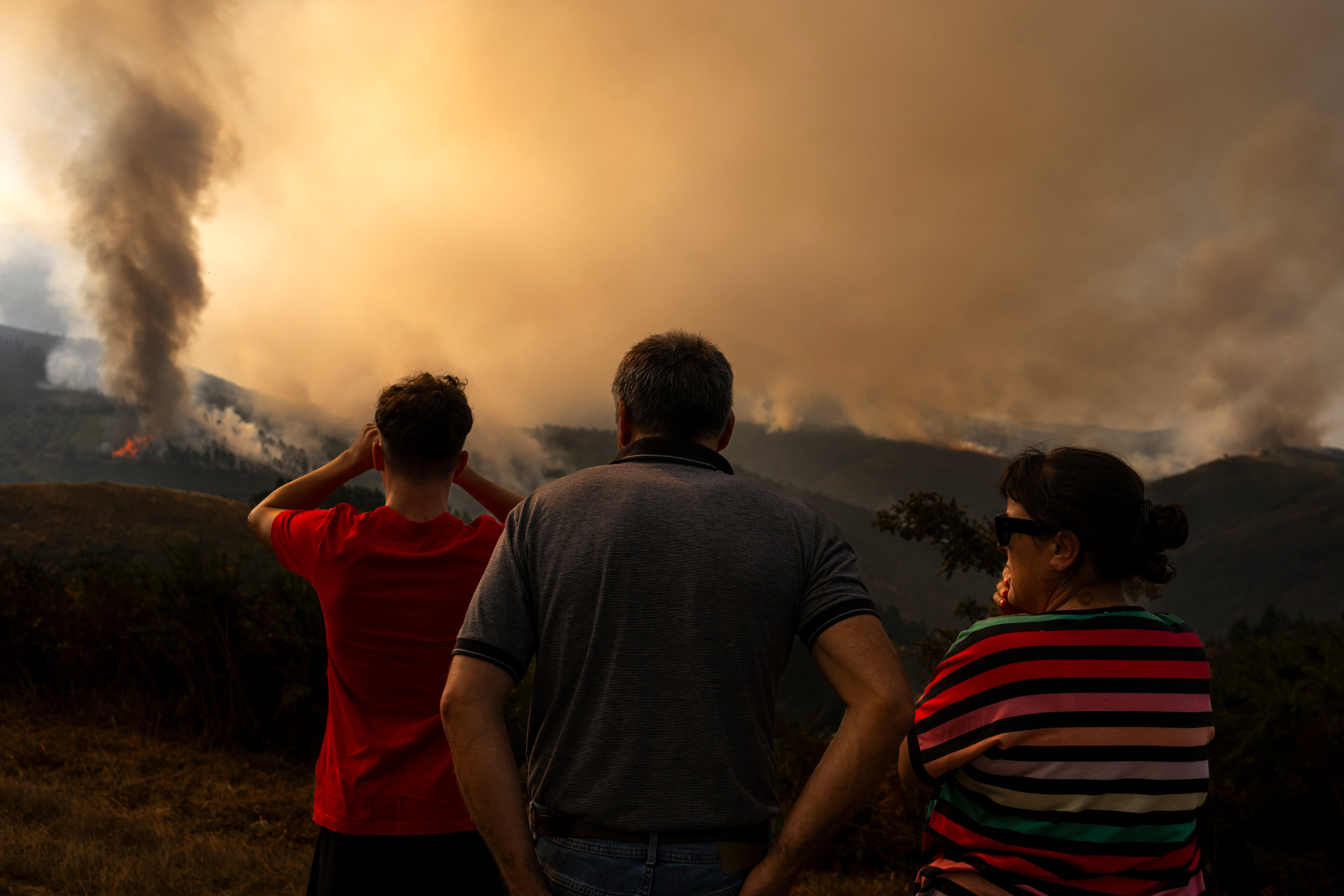 El incendio de Chandrexa de Queixa (Ourense) alcanza las 1.000 hectáreas quemadas