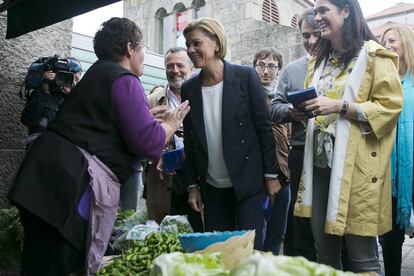 La secretària general del PP, María Dolores de Cospedal, aquest dijous en un acte de campanya a Santiago.