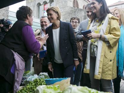 La secretària general del PP, María Dolores de Cospedal, aquest dijous en un acte de campanya a Santiago.