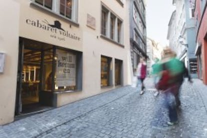 Entrada del Cabaret Voltaire, en Zúrich (Suiza).