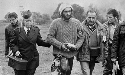 Members of a rescue team made up of Chilean police assist Fernando Parrado, after he walked for ten days to reach civilization, on December 22, 1972.
