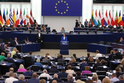 La líder de la oposición bielorrussa, Sventlana Tijanóvskaya, se dirige al Parlamento Europeo, en Estrasburgo, el pasado día 13.