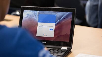 Chromebook incluye herramientas como documentos, hojas de cálculo y presentaciones de Google para trabajar en los archivos con varios usuarios a la vez.