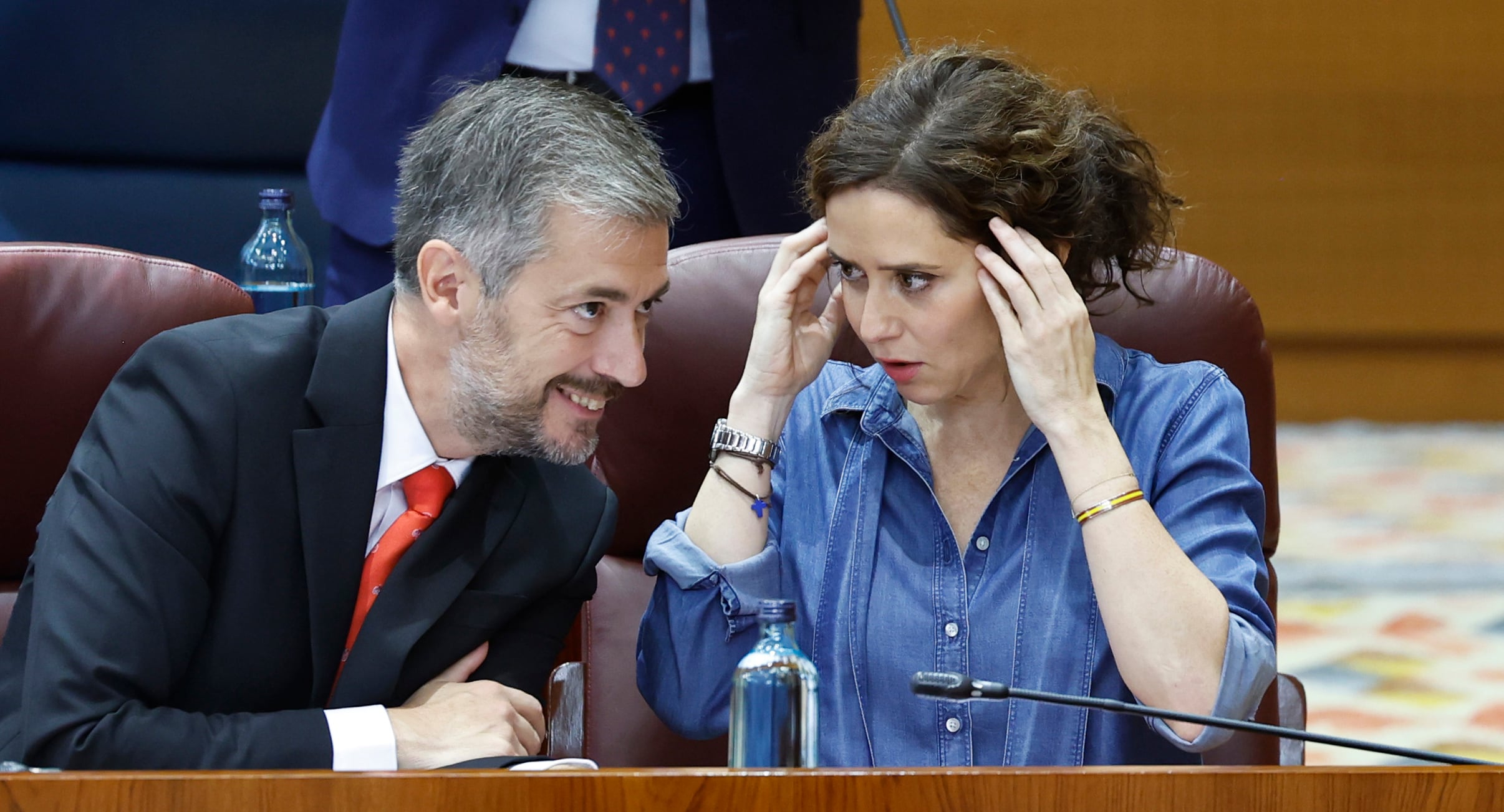 El escudero de Ayuso responsable de la compra del ático contrató en 2009 a dedo y sin control interno al despacho de Montoro