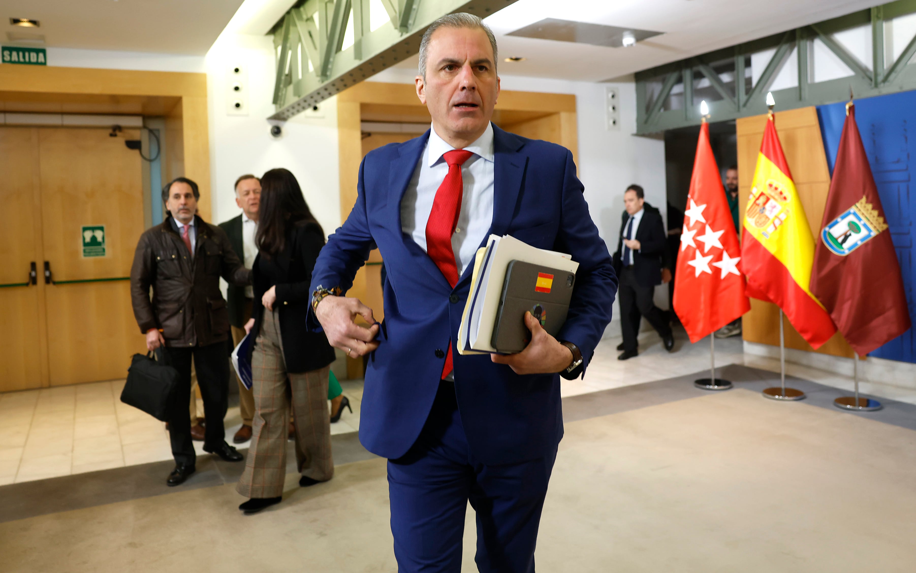 El portavoz de Vox en el Ayuntamiento de Madrid, Javier Ortega Smith, este martes a su llegada al pleno del Ayuntamiento de la capital. 
