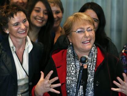 Michelle Bachelet, este mi&eacute;rcoles en el aeropuerto de Santiago.