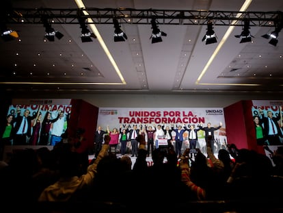 Integrantes de Morena durante una reunión del partido, en Ciudad de México, el pasado 6 de septiembre.