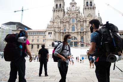 Peregrinos en la Plaza del Obradoiro.
