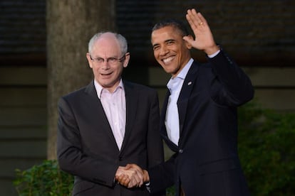 El presidente del Consejo Europeo, Herman Van Rompuy, ha comentado en la primera cena de la cumbre que el G-8 deberá "exigir a Irán que aborde sin retraso todos los asuntos relacionados con su programa nuclear".