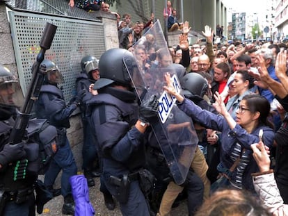C&agrave;rrega policial a Girona l&#039;1-O.