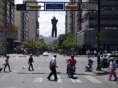 Rua em Caracas marcada por protestos nesta quinta-feira. EFE/M. Gutierrez