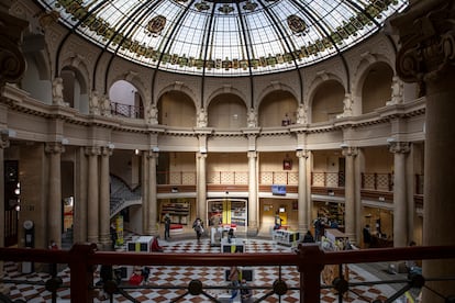 El interior de la antigua sede de Correos en Valencia, que se podrá visitar gratuitamente este fin de semana.