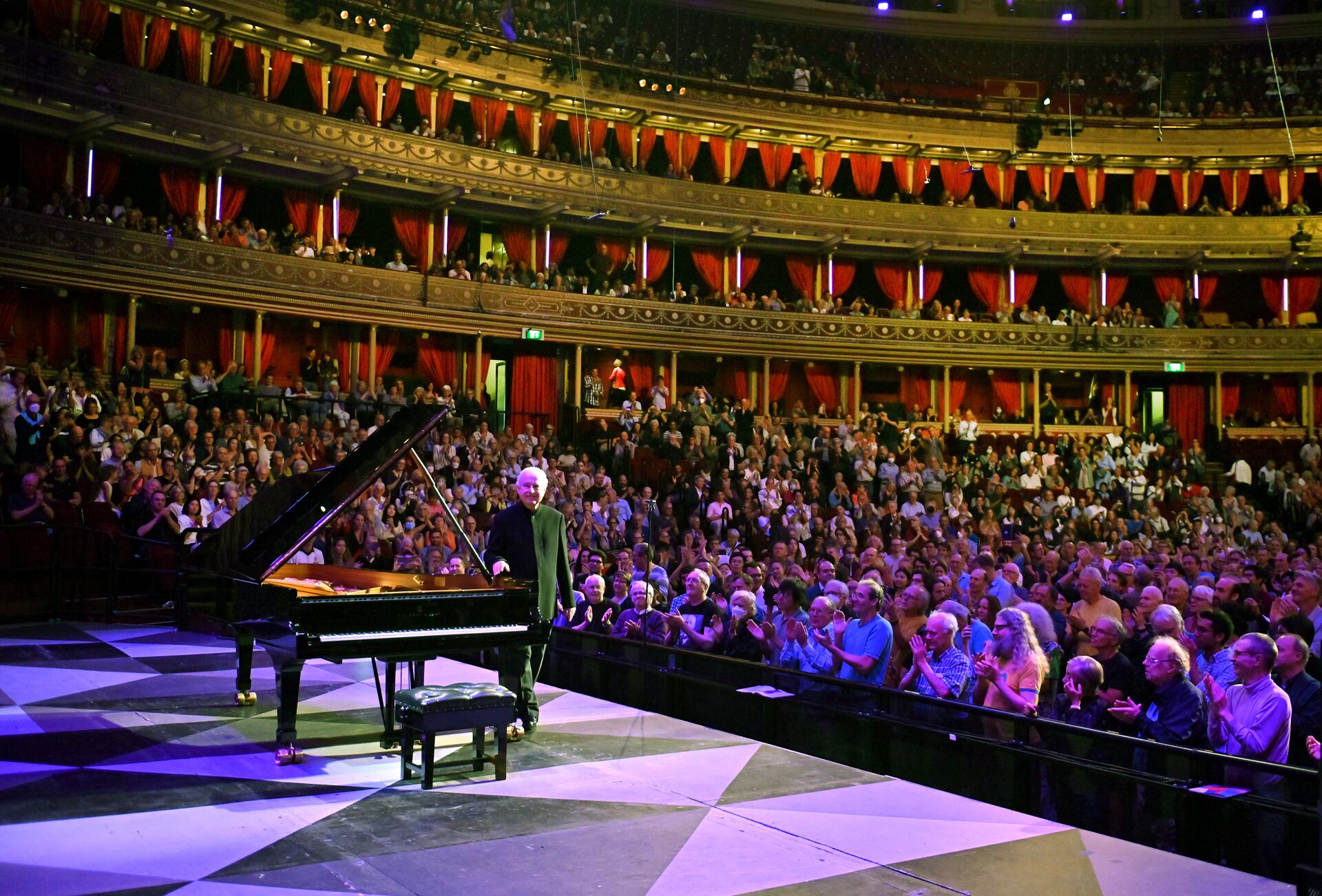 El pianista András Schiff el pasado domingo al final de su recital en el Royal Albert Hall.