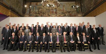 Fotografía de familia de los ministros de Ecofin en el Palacio del Gran Maestre en La Valeta