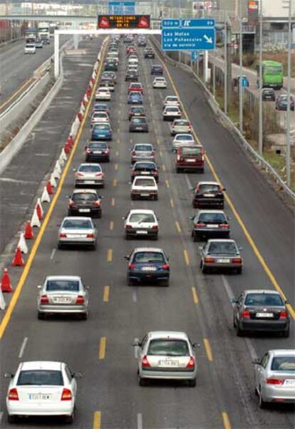 Retenciones en la A-6, en Madrid, sentido A Coru?a, a la altura de Las Matas.