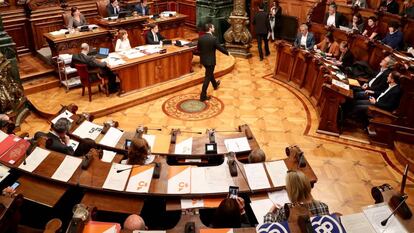 El pleno del Ayuntamiento de Barcelona con Gerardo Pisarello de alcalde accidental.