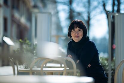 Pilar Adón posa en una cafetería de Madrid.