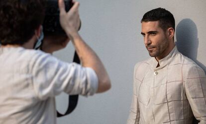 Miguel Ángel Silvestre durante un momento de la grabación de 'Building Dialogues'.