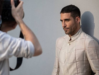 Miguel Ángel Silvestre durante un momento de la grabación de 'Building Dialogues'.