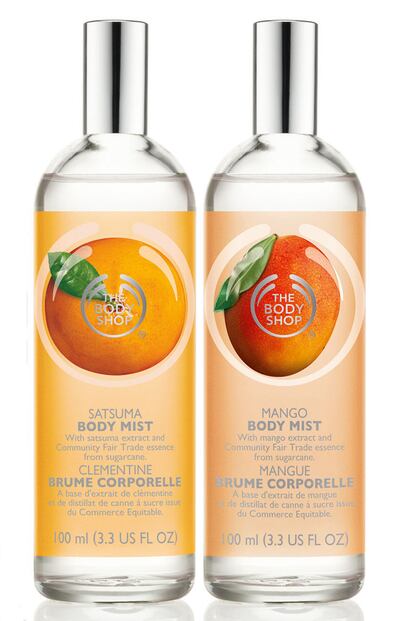 Los nuevos Body Mists de The Body Shop son un golpe de frescor para estos días tan calurosos que estamos viviendo. Son ligeros, refrescantes y muy apetecibles, y la mayoría de ellos tienen aromas frutales: coco, fresa, mandarina, mango, pomelo rosa, mandarina... Ideales para vaporizar sobre tu cuerpo y disfrutar de su fragancia durante todo el día. Contienen alcohol proveniente de Comercio Justo elaborado con caña de azúcar de una comunidad ecuatoriana. Su precio es de 10 euros.