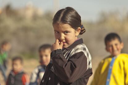 En países como Marruecos esta situación se agrava debido a las fuertes barreras que tienen las mujeres como el acceso a la educación, la dependencia económica o el derecho a expresarse libremente.