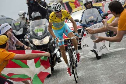 Vincenzo Nibali, en el ascenso de Hautacam.