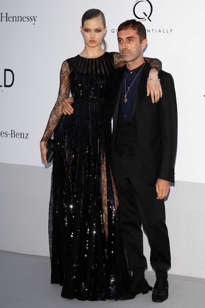 Lindsay Wixon con el diseñador Giambattista Valli. 