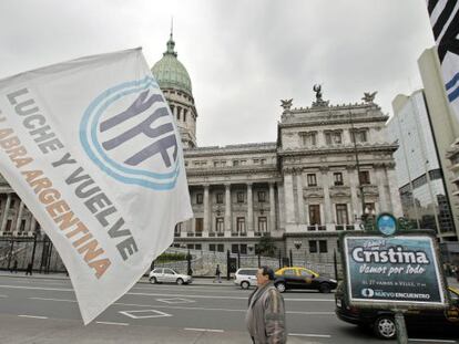 Simpatizantes de la presidenta argentina Cristina Fern&aacute;ndez.