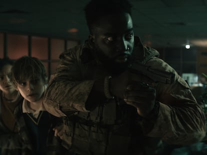 Shamier Anderson como Trevante, Billy Barratt como Casper y India Brown en el papel de Jamila Huston protagonizan uno de los ejes centrales de la trama de 'Invasión'.