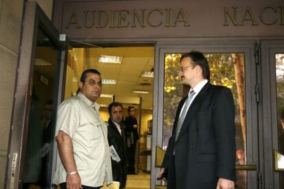 Jaled el Masri (izquierda), en la Audiencia Nacional en 2006.