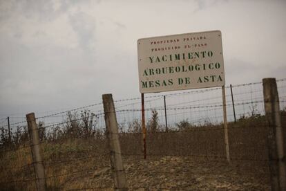 El cartel que señala el yacimiento.