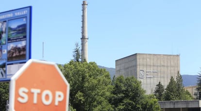 Vista exterior de la Central Nuclear de Garo&ntilde;a